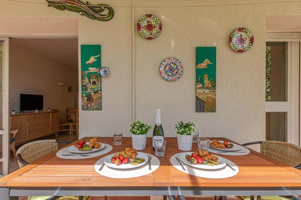 797 Holiday Rentals- Precioso Piso Con Vistas Al Jardin En Benalbeach Benalmádena Kültér fotó