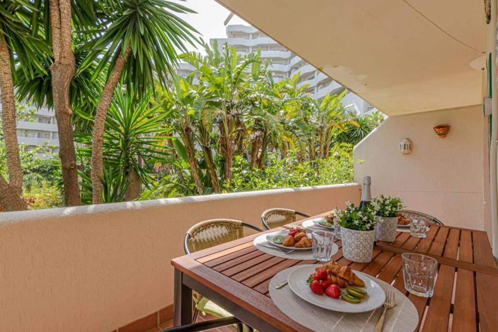 797 Holiday Rentals- Precioso Piso Con Vistas Al Jardin En Benalbeach Benalmádena Kültér fotó