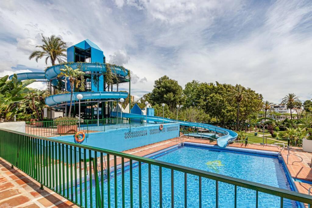 797 Holiday Rentals- Precioso Piso Con Vistas Al Jardin En Benalbeach Benalmádena Kültér fotó