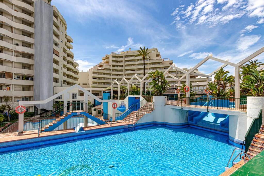 797 Holiday Rentals- Precioso Piso Con Vistas Al Jardin En Benalbeach Benalmádena Kültér fotó