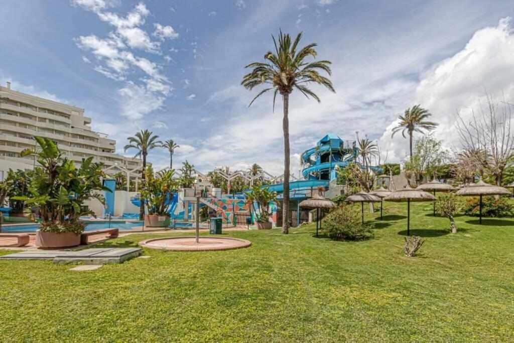797 Holiday Rentals- Precioso Piso Con Vistas Al Jardin En Benalbeach Benalmádena Kültér fotó
