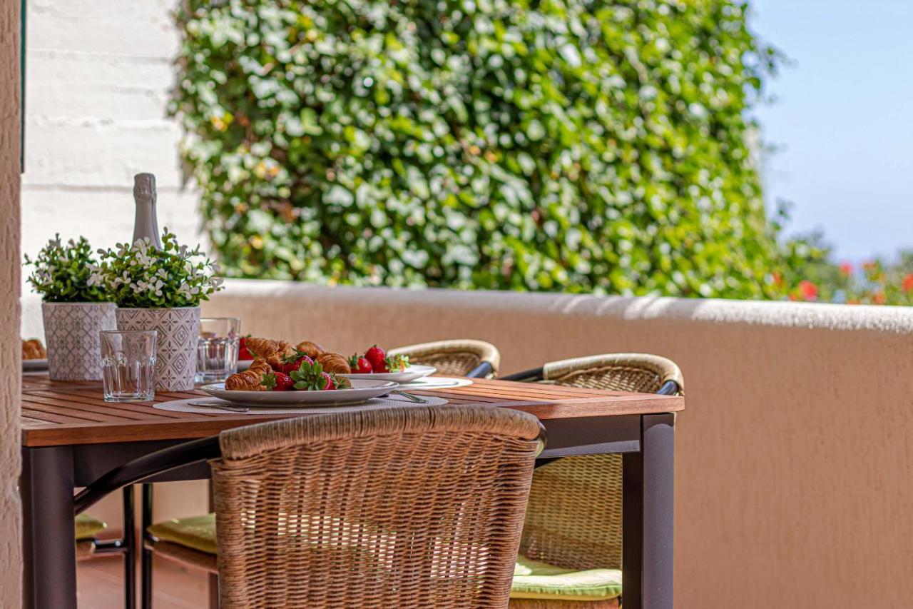 797 Holiday Rentals- Precioso Piso Con Vistas Al Jardin En Benalbeach Benalmádena Kültér fotó