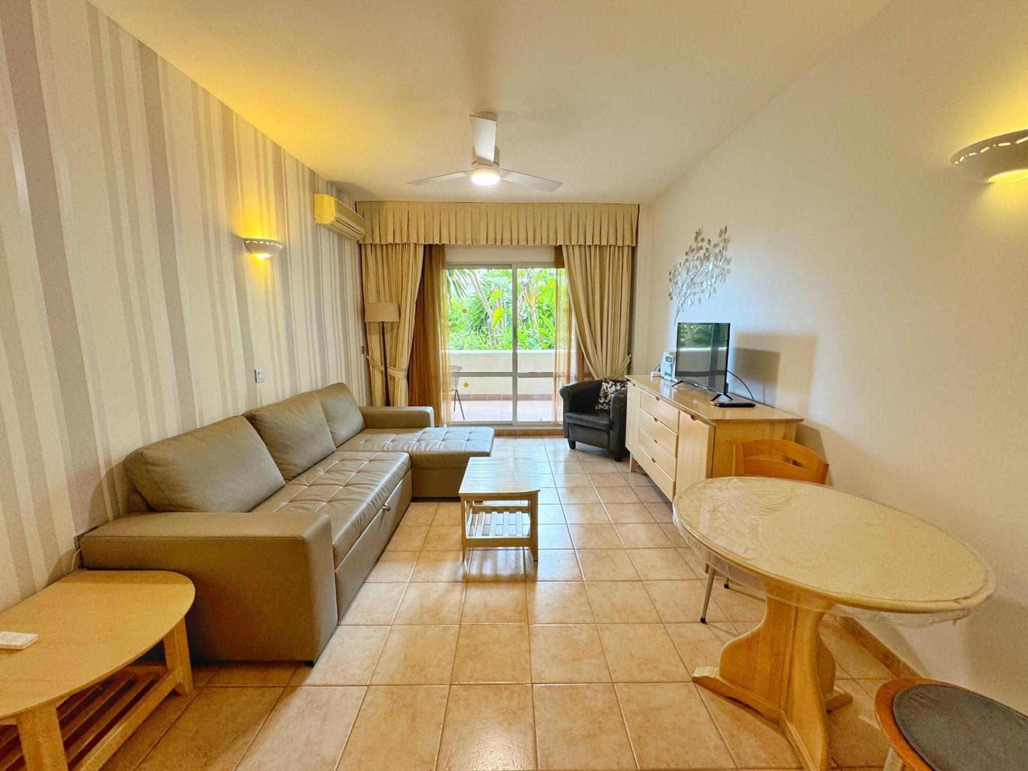 797 Holiday Rentals- Precioso Piso Con Vistas Al Jardin En Benalbeach Benalmádena Kültér fotó