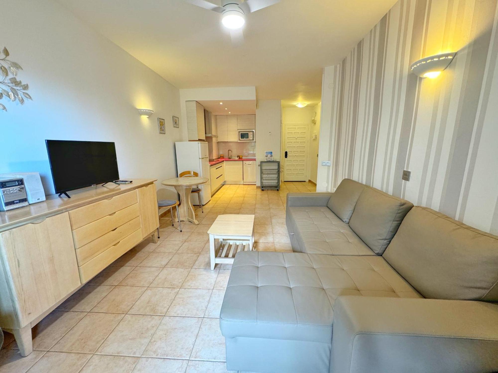 797 Holiday Rentals- Precioso Piso Con Vistas Al Jardin En Benalbeach Benalmádena Kültér fotó